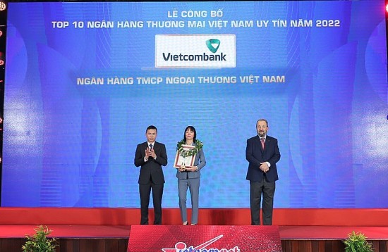 Vietcombank lần thứ 7 liên tiếp đứng đầu bảng xếp hạng Top 10 ngân hàng thương mại uy tín