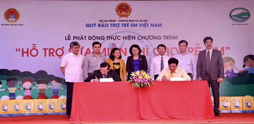 Hỗ trợ miễn phí sữa cho trẻ em Tiểu học giai đoạn 2017 – 2022