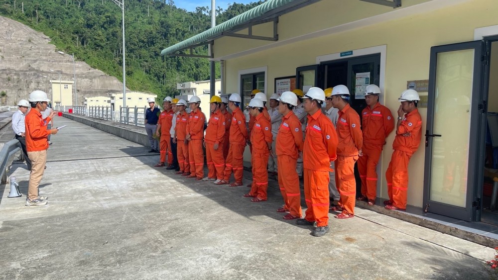 Công ty Thủy điện Sông Bung thực hiện công tác Tổng kiểm tra và diễn tập Phòng chống thiên tai và tìm kiếm cứu nạn năm 2022 Công ty Thủy điện Sông Bung thực hiện công tác Tổng kiểm tra và diễn tập Phòng chống thiên tai và tìm kiếm cứu nạn năm 2022