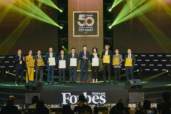 Vinamilk và 10 năm khẳng định vị trí trong danh sách 50 công ty niêm yết tốt nhất Việt Nam của Forbes