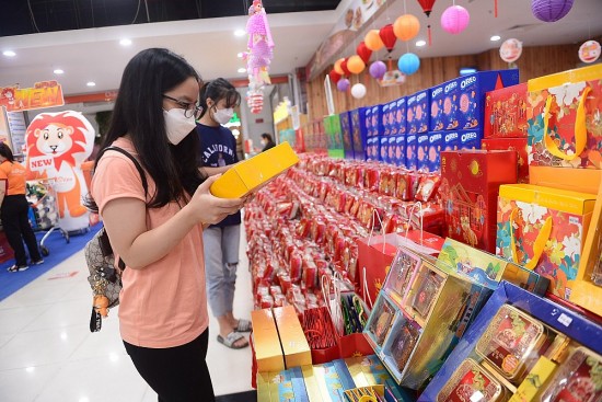 TP. Hồ Chí Minh: Nhu cầu mua bánh trung thu biếu tặng sôi động