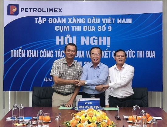 Cụm thi đua số 9 Petrolimex ký giao ước thi đua năm 2022