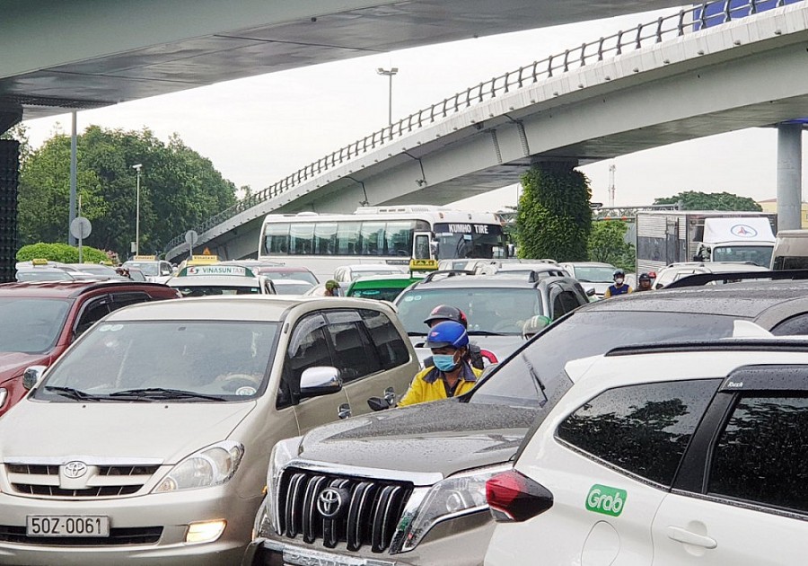 Cần triển khai ngay thu phí không dừng tại sân bay tránh ùn tắc