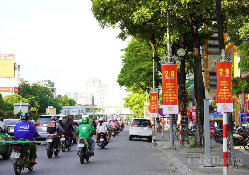 Phố phường Hà Nội rực rỡ cờ hoa chào mừng ngày Quốc khánh 2/9 Phố phường Hà Nội rực rỡ cờ hoa chào mừng ngày Quốc khánh 2/9