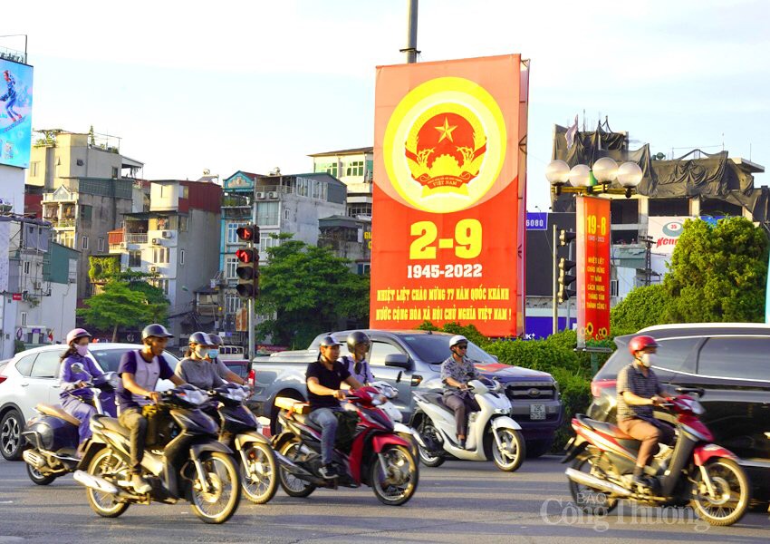 Phố phường Hà Nội rực rỡ cờ hoa chào mừng ngày Quốc khánh 2/9 Phố phường Hà Nội rực rỡ cờ hoa chào mừng ngày Quốc khánh 2/9