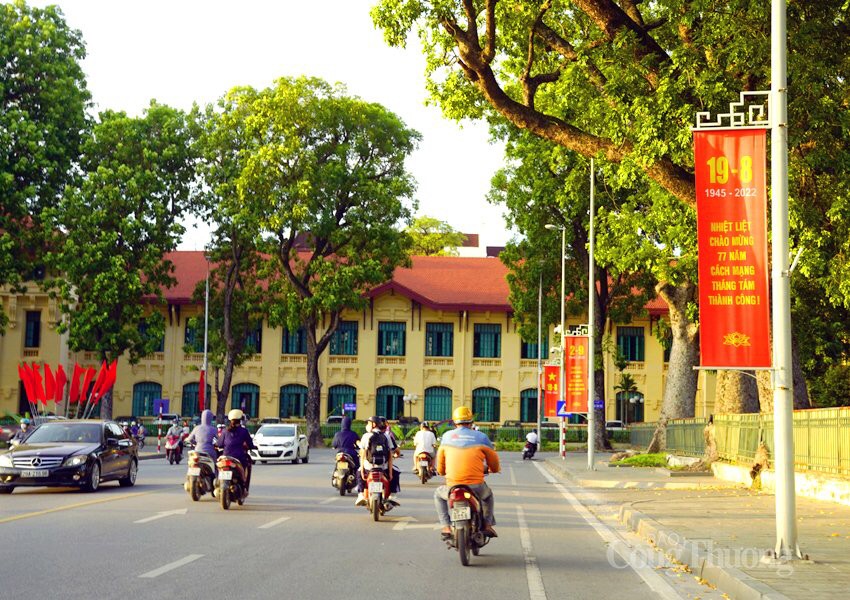 Phố phường Hà Nội rực rỡ cờ hoa chào mừng ngày Quốc khánh 2/9 Phố phường Hà Nội rực rỡ cờ hoa chào mừng ngày Quốc khánh 2/9