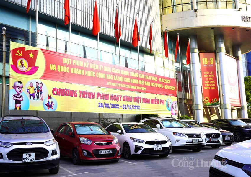 Phố phường Hà Nội rực rỡ cờ hoa chào mừng ngày Quốc khánh 2/9 Phố phường Hà Nội rực rỡ cờ hoa chào mừng ngày Quốc khánh 2/9
