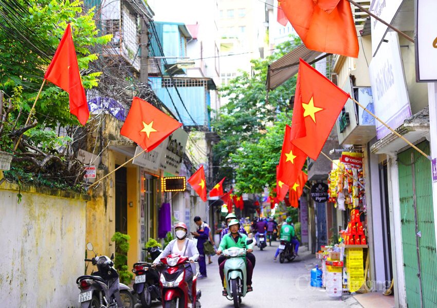 Phố phường Hà Nội rực rỡ cờ hoa chào mừng ngày Quốc khánh 2/9 Phố phường Hà Nội rực rỡ cờ hoa chào mừng ngày Quốc khánh 2/9