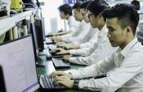 chi dau tu cho cong nghe thong tin co gi moi