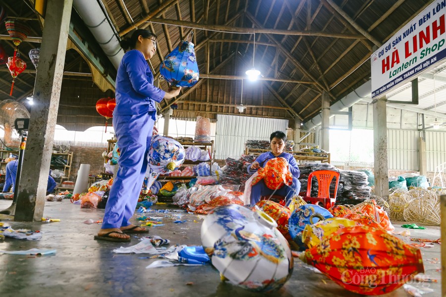 Làng nghề đèn lồng, lân Hội An tất bật dịp Tết Trung thu