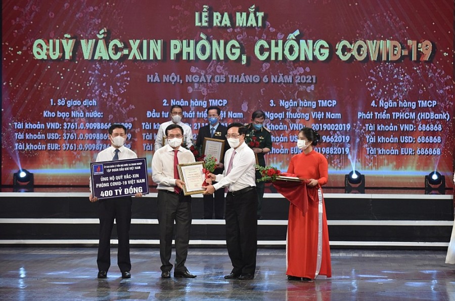 Với truyền thống văn hóa nhân văn, nghĩa tình, Petrovietnam tích cực ủng hộ công tác phòng chống đại dịch Covid -19, đồng hành cùng cả nước vượt qua đại dịch