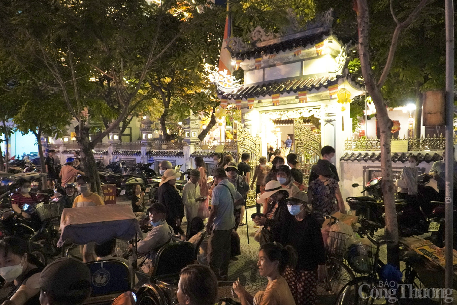 Đà Nẵng: Người dân rộng ràng đón Tết Trung thu Người dân thành phố Đà Nẵng rộn ràng đón Tết Trung thu