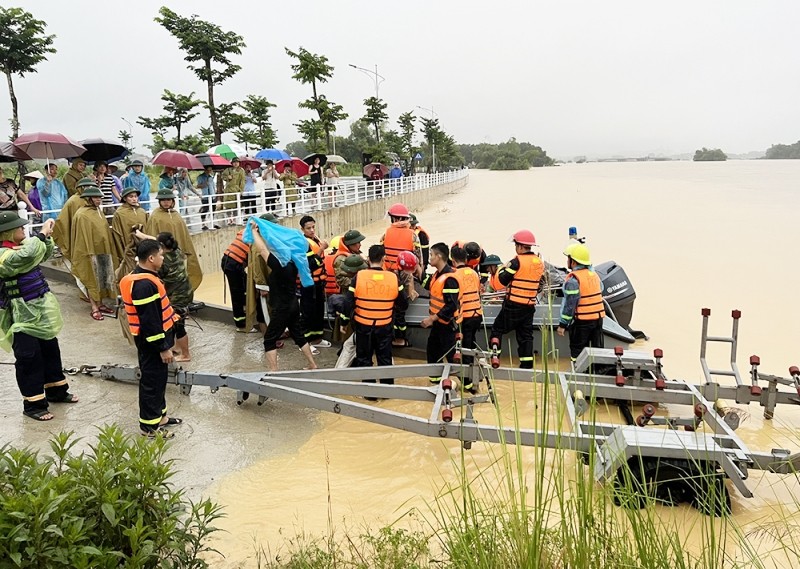 Hòa Bình: “Kiểm đếm” thiệt hại sau mưa lũ