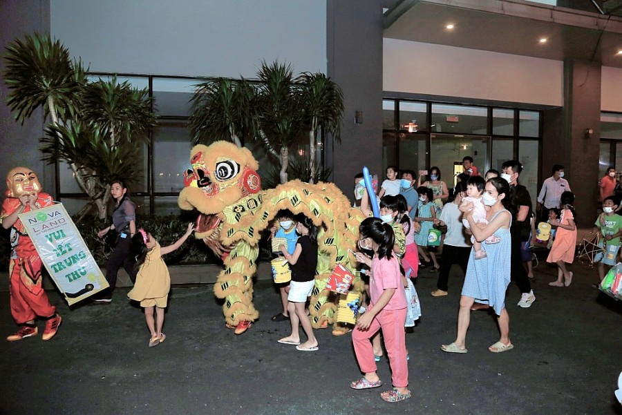 Trẻ em TP. Hồ Chí Minh vui Tết Trung thu và trải nghiệm bảo vệ môi trường