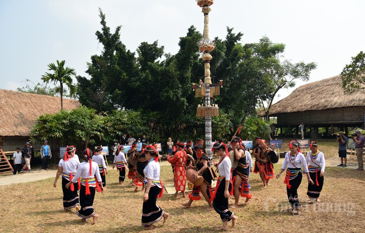 Lễ ăn trâu, nét văn hóa cổ truyền dân tộc Cor