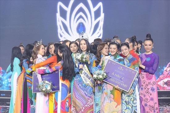 Trần Thị Ban Mai đăng quang Miss Peace Vietnam 2022