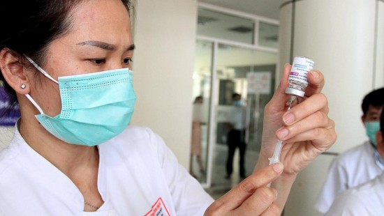 lo ngai ca covid19 tang cao bo y te khuyen cao tiep tuc tiem vac xin