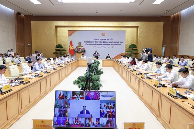 Thủ tướng Chính phủ họp với các Trưởng Đại diện Việt Nam ở nước ngoài
