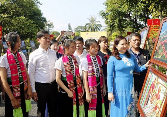 Triển lãm ảnh “Di sản nghệ thuật Xòe Thái Việt Nam”