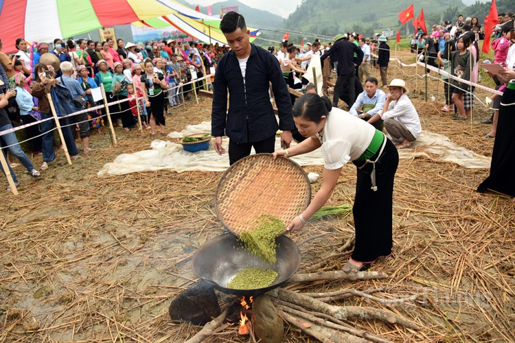 Lễ hội cốm Tú Lệ có gì đặc sắc?