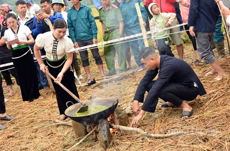 Lễ hội cốm Tú Lệ có gì đặc sắc?