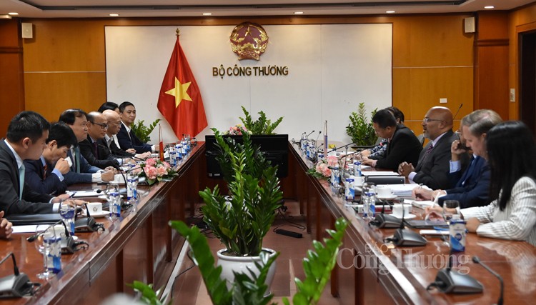 Thứ trưởng Bộ Công Thương Đỗ Thắng Hải làm việc với Trợ lý Bộ trưởng Thương mại Hoa Kỳ