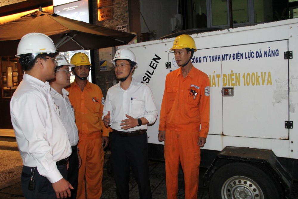 Tổng công ty Điện lực miền Trung kiểm tra công tác ứng phó bão số 4 tại Quảng Ngãi và Đà Nẵng Tổng công ty Điện lực miền Trung kiểm tra công tác ứng phó bão số 4 tại Quảng Ngãi và Đà Nẵng