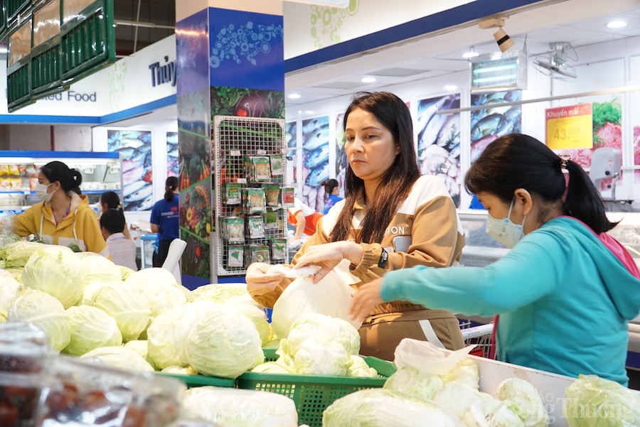 Thành phố Đà Nẵng trước giờ bão số 4 đổ bộ