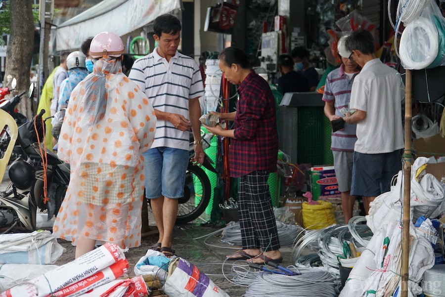 Thành phố Đà Nẵng trước giờ bão số 4 đổ bộ