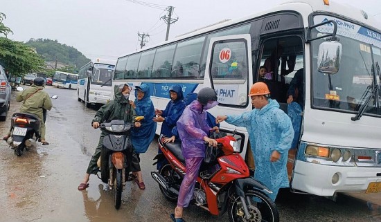 Quảng Ngãi: Không để thiếu hụt, khan hàng trước và sau bão số 4