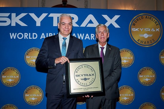 emirates duoc vinh danh 3 giai thuong hang khong the gioi skytrax 2022