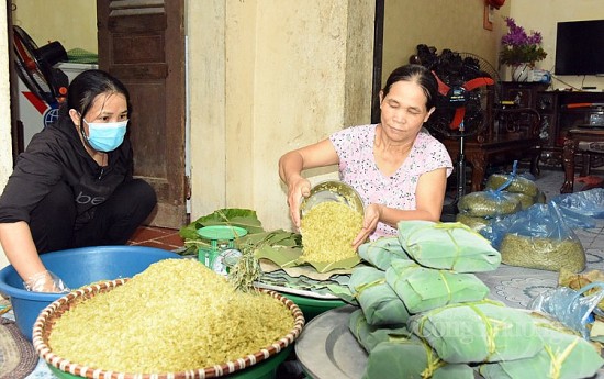 Cốm Mễ Trì tăng giá đột biến