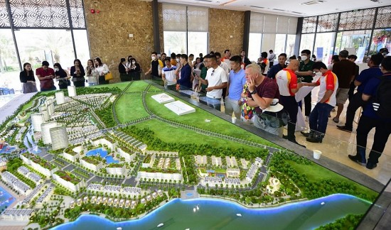 Công ty cổ phần In Sách Giáo khoa Hòa Phát nắm giữ 62.75% vốn của Hưng Vượng Developer