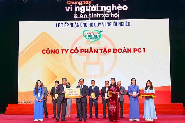 Tập đoàn PC1 trao tặng 1 tỷ đồng Quỹ “Vì người nghèo” thành phố Hà Nội