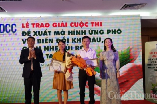 Trao giải cuộc thi “Đề xuất mô hình ứng phó với biến đổi khí hậu, giảm nhẹ rủi ro thiên tai”