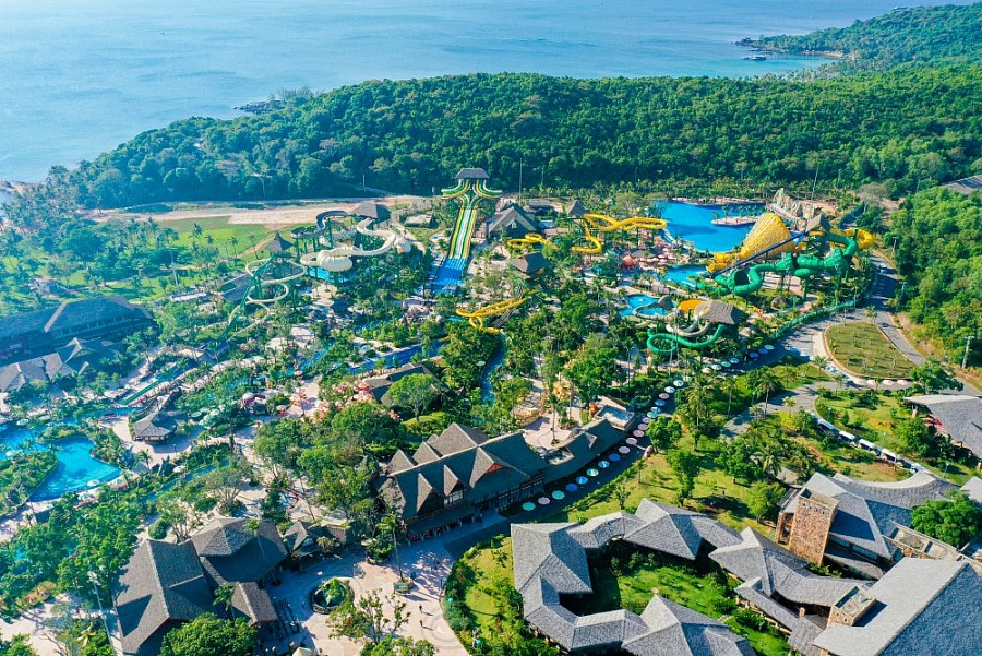 Sun World Phu Quoc ở Hòn Thơm mang tới thế giới giải trí bất tận với công viên nước Aquatopia và làng Exotica.