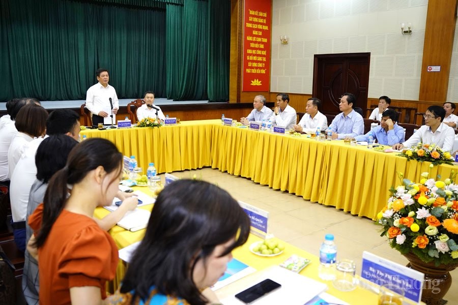Chấn chỉnh, xốc lại tổng thể các mối liên kết trong chuỗi cung ứng xăng dầu
