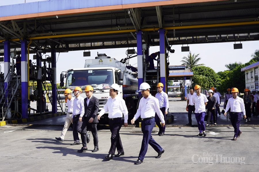 Chấn chỉnh, xốc lại tổng thể các mối liên kết trong chuỗi cung ứng xăng dầu