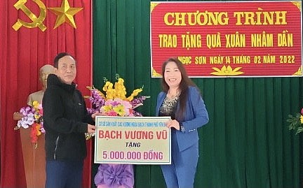 Chị Lù Thị Tỉnh thường xuyên tổ chức hoạt động từ thiện ở trong và ngoài tỉnh.jpg