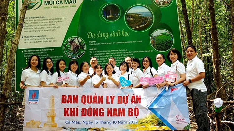 Những chương trình thân ái chào mừng Ngày Phụ nữ Việt Nam