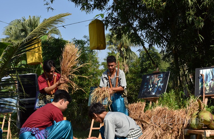 Cốm dẹp miền Tây, món ngon khó cưỡng của người Khmer