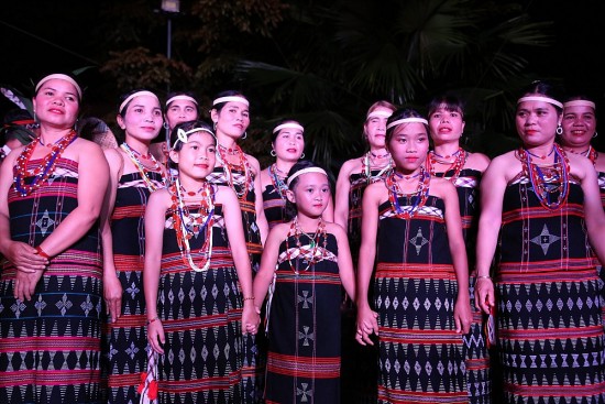 quang nam bao ton trang phuc truyen thong dong bao thieu so