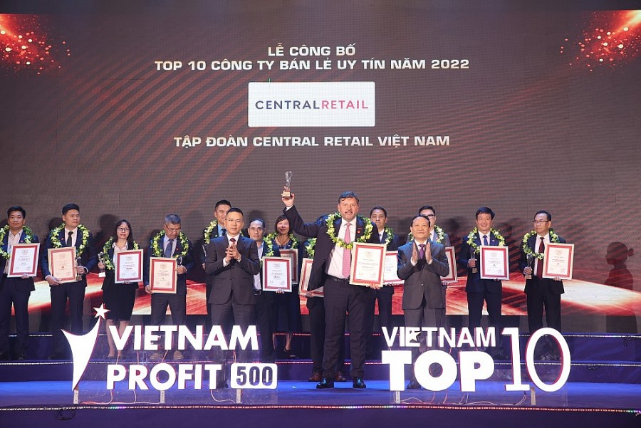 Central Retail quán quân Top 10 Công ty uy tín ngành Bán lẻ năm 2022