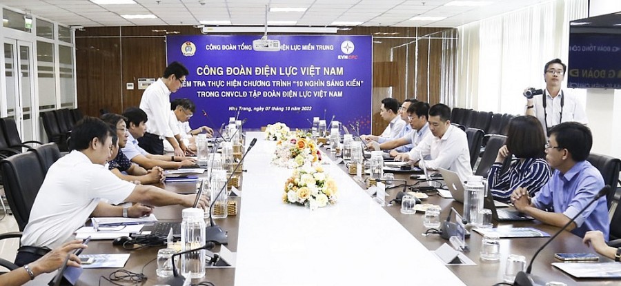 Đoàn công tác do Phó Chủ tịch Công đoàn ĐLVN Uông Quang Huy làm Trưởng đoàn thực hiện kiểm tra Chương trình “10 nghìn sáng kiến”tại Công đoàn Tổng công ty Điện lực miền Trung ngày 07/10/2022