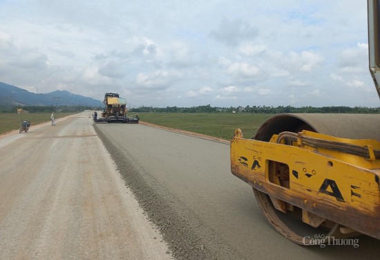 Nguyên nhân chậm thông xe kỹ thuật cao tốc Cam Lộ-La Sơn