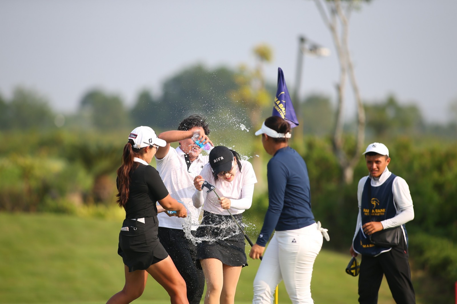 Nam A Bank Vietnam Masters 2022: Nguyễn Hữu Quyết và Park Si Eun vô địch