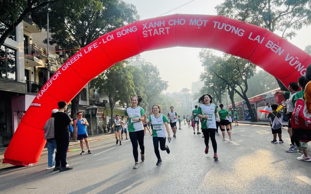 Gần 800 người tham gia giải chạy “Race for Green Life - Lối sống xanh cho một tương lai bền vững”