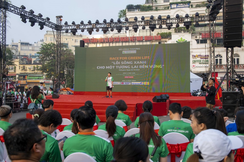 Gần 800 người tham gia giải chạy “Race for Green Life - Lối sống xanh cho một tương lai bền vững”