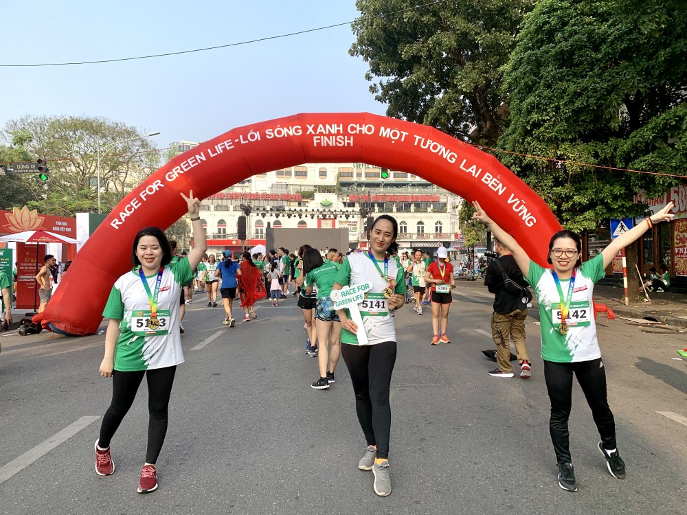 Gần 800 người tham gia giải chạy “Race for Green Life - Lối sống xanh cho một tương lai bền vững”