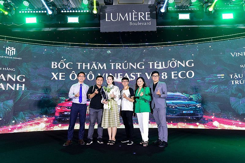 Mua dự án LUMIÈRE Boulevard, trúng xe VinFast VF 8